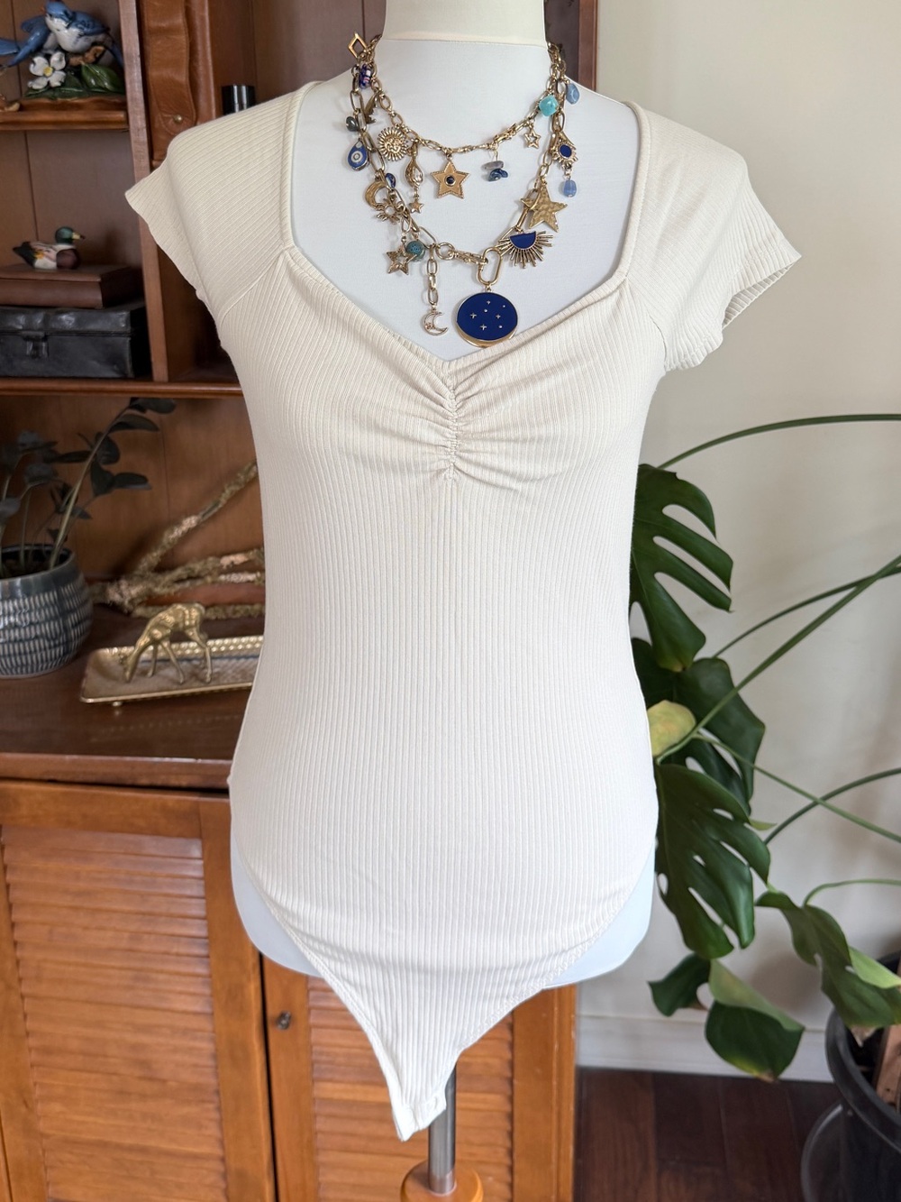 Old Navy Cream Ribbed Short-Sleeve V-Cinch Neck Bodysuit M Tall